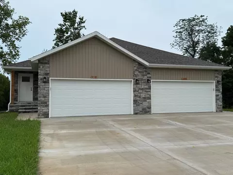 2759-2761 S Meadow Lark Ave, Springfield, MO 65807 photo 2