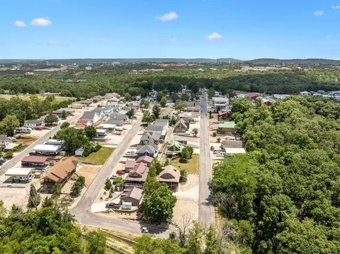 214 N Rainbow Dr, Branson, MO 65616 photo 1
