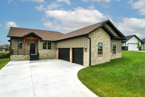 2214 Braxton Ct, Ozark, MO 65721