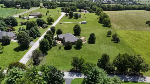 134 Hazen Ln, Nixa, MO 65714 photo 3