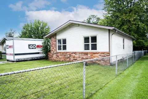 2825 N Pierce Ave, Springfield, MO 65803 photo 1