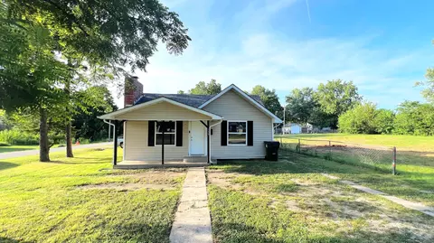 139 W Hawthorne St, Aurora, MO 65605