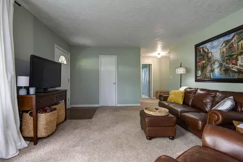 3147 S Ertis Ave, Springfield, MO 65807 photo 4