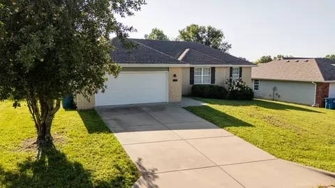574 S Kings Gate Ct, Nixa, MO 65714 photo 2