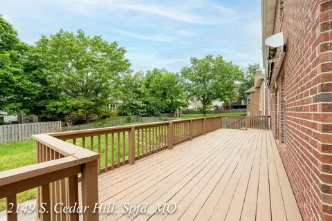 Exterior - 2149 S Cedar Hill Ave, Springfield, MO 65809 photo 12 of 13