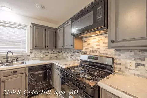 Kitchen - 2149 S Cedar Hill Ave, Springfield, MO 65809 photo 3 of 6