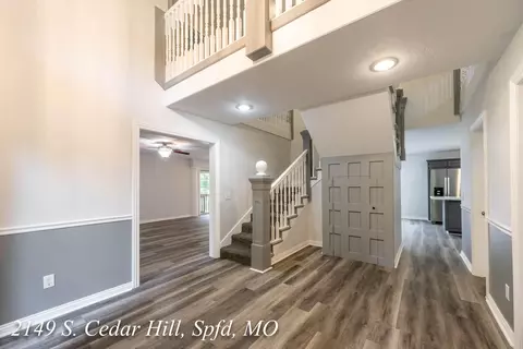 Entry Way - 2149 S Cedar Hill Ave, Springfield, MO 65809 photo 11 of 14