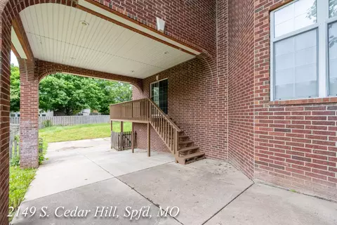 Exterior - 2149 S Cedar Hill Ave, Springfield, MO 65809 photo 5 of 13