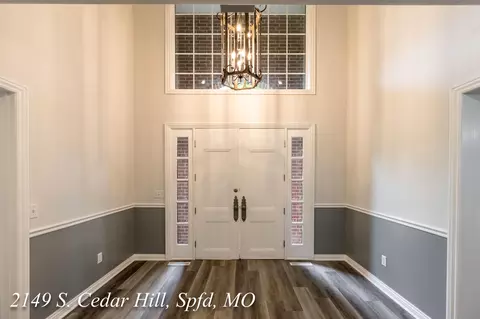 Entry Way - 2149 S Cedar Hill Ave, Springfield, MO 65809 photo 3 of 14