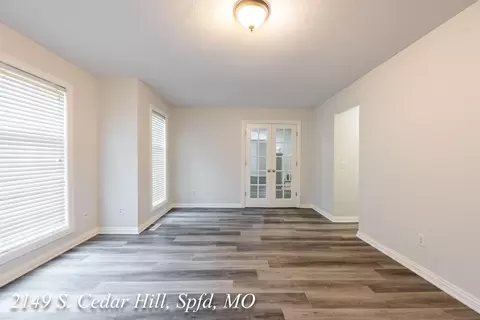 Living - 2149 S Cedar Hill Ave, Springfield, MO 65809 photo 9 of 11