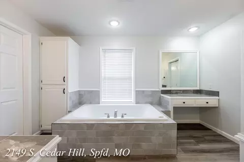 Bath - 2149 S Cedar Hill Ave, Springfield, MO 65809 photo 9 of 13