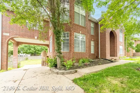 Exterior - 2149 S Cedar Hill Ave, Springfield, MO 65809 photo 9 of 13