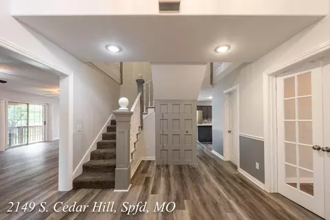 Entry Way - 2149 S Cedar Hill Ave, Springfield, MO 65809 photo 9 of 14