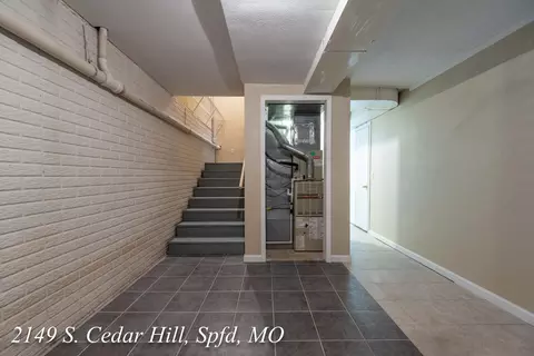 Entry Way - 2149 S Cedar Hill Ave, Springfield, MO 65809 photo 13 of 14