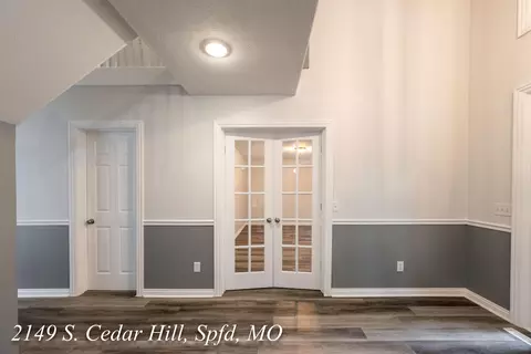 Entry Way - 2149 S Cedar Hill Ave, Springfield, MO 65809 photo 2 of 14