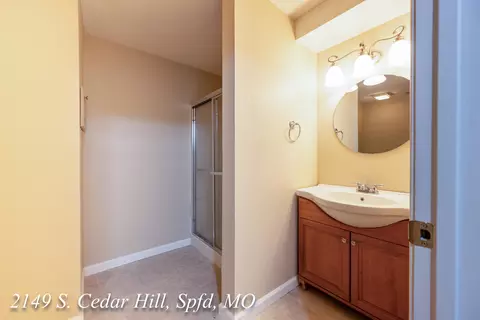 Bath - 2149 S Cedar Hill Ave, Springfield, MO 65809 photo 11 of 13