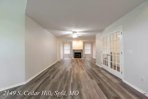 Living - 2149 S Cedar Hill Ave, Springfield, MO 65809 photo 11 of 11
