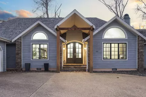 406 Foggy River Rd, Hollister, MO 65672