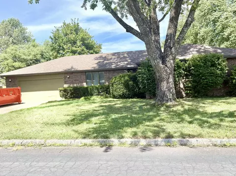 813 E 16th St, Mountain Grove, MO 65711 photo 3