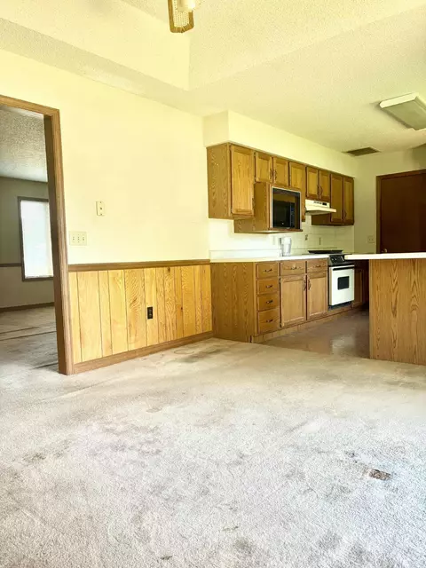 813 E 16th St, Mountain Grove, MO 65711 photo 9