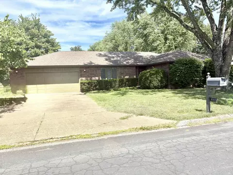 813 E 16th St, Mountain Grove, MO 65711 photo 2
