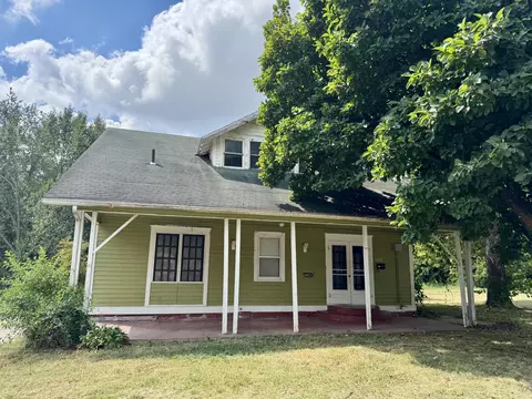 1606 E Blaine St, Springfield, MO 65803