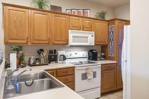 Kitchen - 1081 Golf Dr #6, Branson West, MO 65737 photo 4 of 5