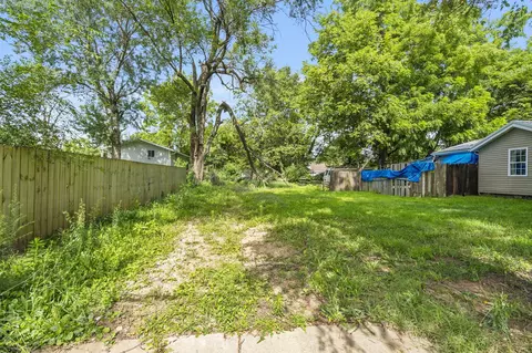 1017 N Davies Ave, Springfield, MO 65802 photo 2