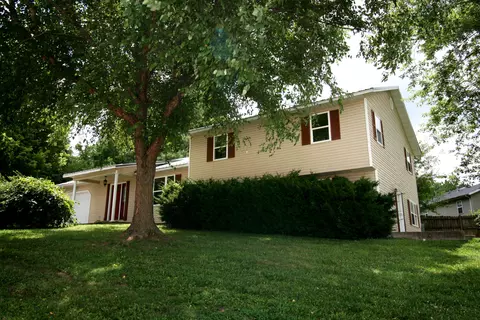 360 Banning St, Marshfield, MO 65706 photo 1