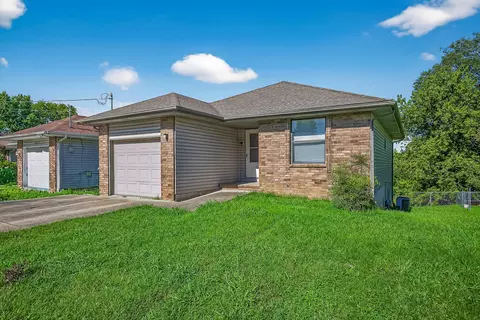 2645 N Fort Ave, Springfield, MO 65803 photo 2