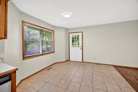 2645 N Fort Ave, Springfield, MO 65803 photo 10
