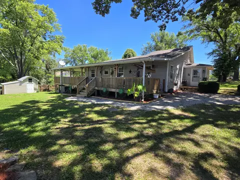 308 E James St, Mountain View, MO 65548