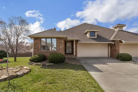 3140 E Raynell St #K, Springfield, MO 65804 photo 2