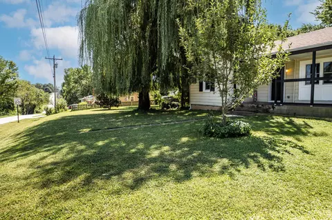 228 E Bedford St, Marshfield, MO 65706 photo 2