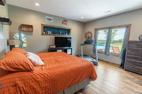 Bedroom - 15576 State Highway 76, Ava, MO 65608 photo 4 of 7