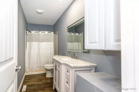 Bath - 46 Hillcrest Rd, Mammoth Spring, AR 72554 photo 1 of 2