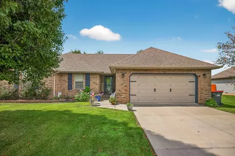 204 E Cypress St, Clever, MO 65631 photo 3