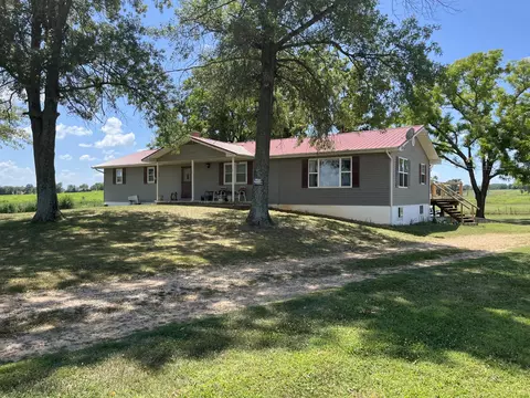 15821 Farm Road 1090, Cassville, MO 65625