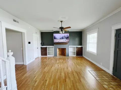 203 E Prairie Ln, Ash Grove, MO 65604 photo 3