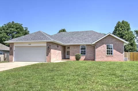 513 Pine St, Willard, MO 65781