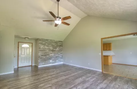 513 Pine St, Willard, MO 65781 photo 2