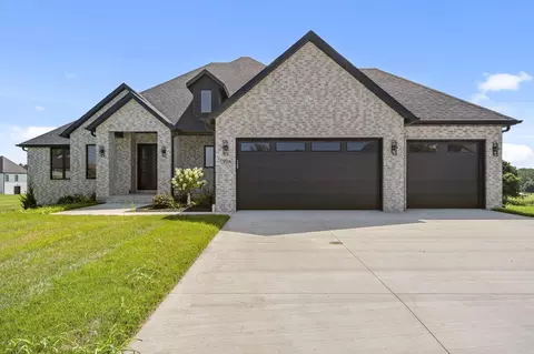 1996 N Riva Ridge Ct, Springfield, MO 65802 photo 2
