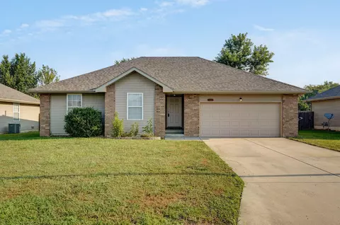 2437 E Willow St, Republic, MO 65738 photo 1