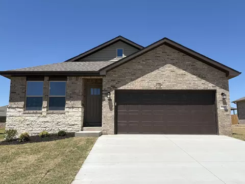 1105 W Jay St, Ozark, MO 65721