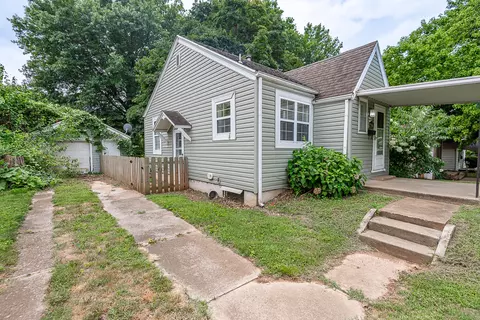 2546 W Walnut St, Springfield, MO 65806 photo 4