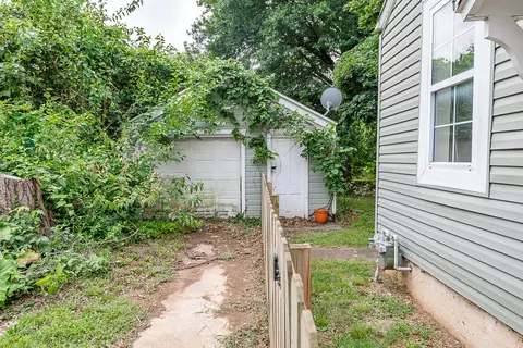 2546 W Walnut St, Springfield, MO 65806 photo 6