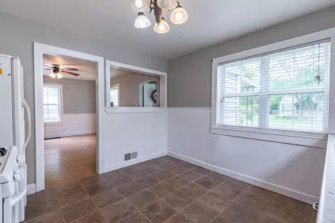 2546 W Walnut St, Springfield, MO 65806 photo 22