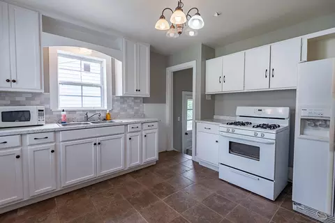 2546 W Walnut St, Springfield, MO 65806 photo 19