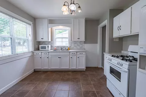 2546 W Walnut St, Springfield, MO 65806 photo 18