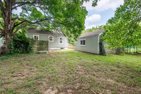 2546 W Walnut St, Springfield, MO 65806 photo 9